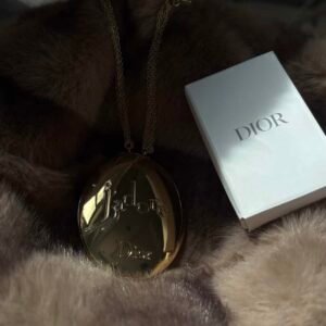 Jadore keychain with mirror